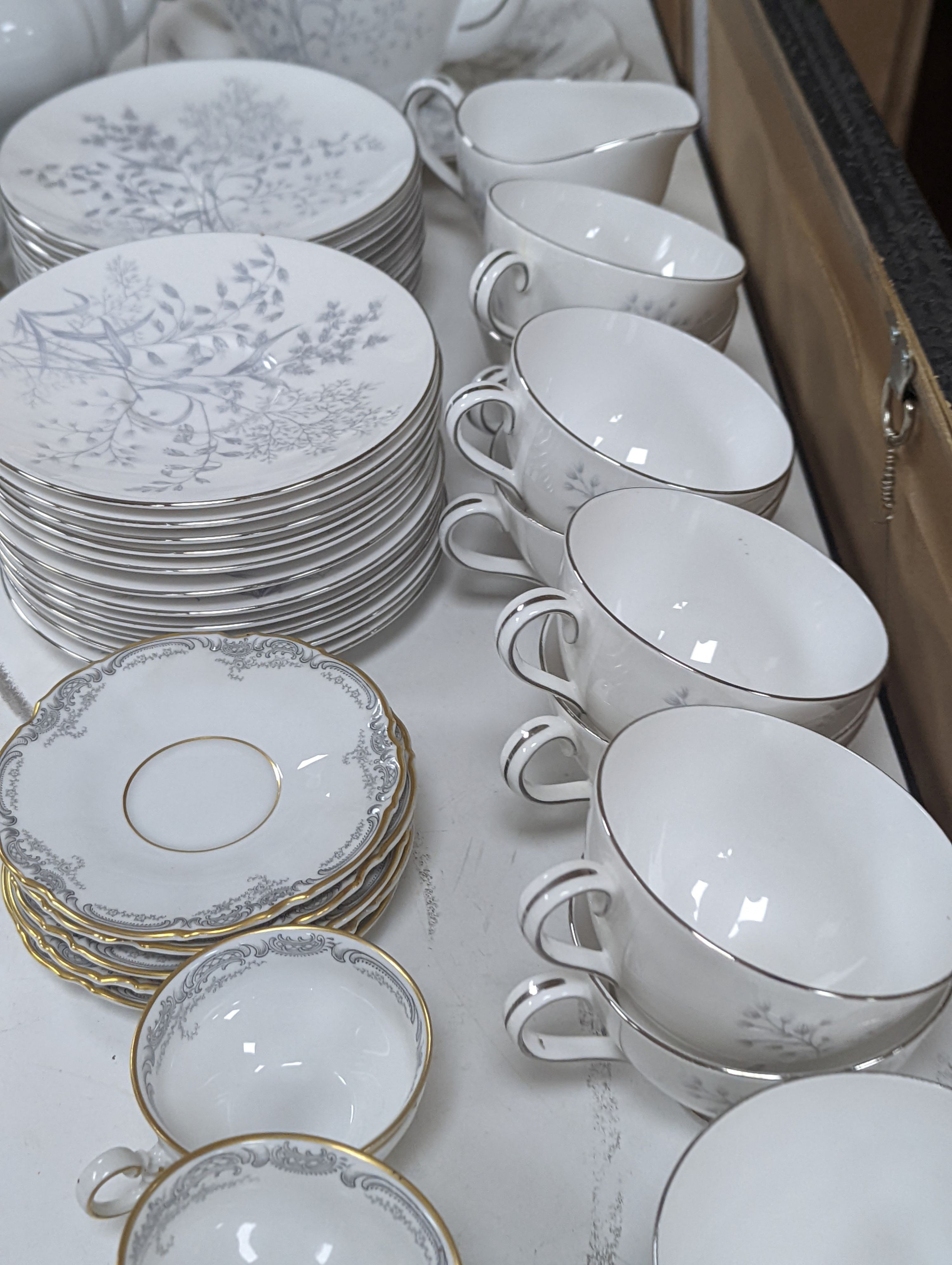 A Tuscan teaset and Hutschenreuther part service
